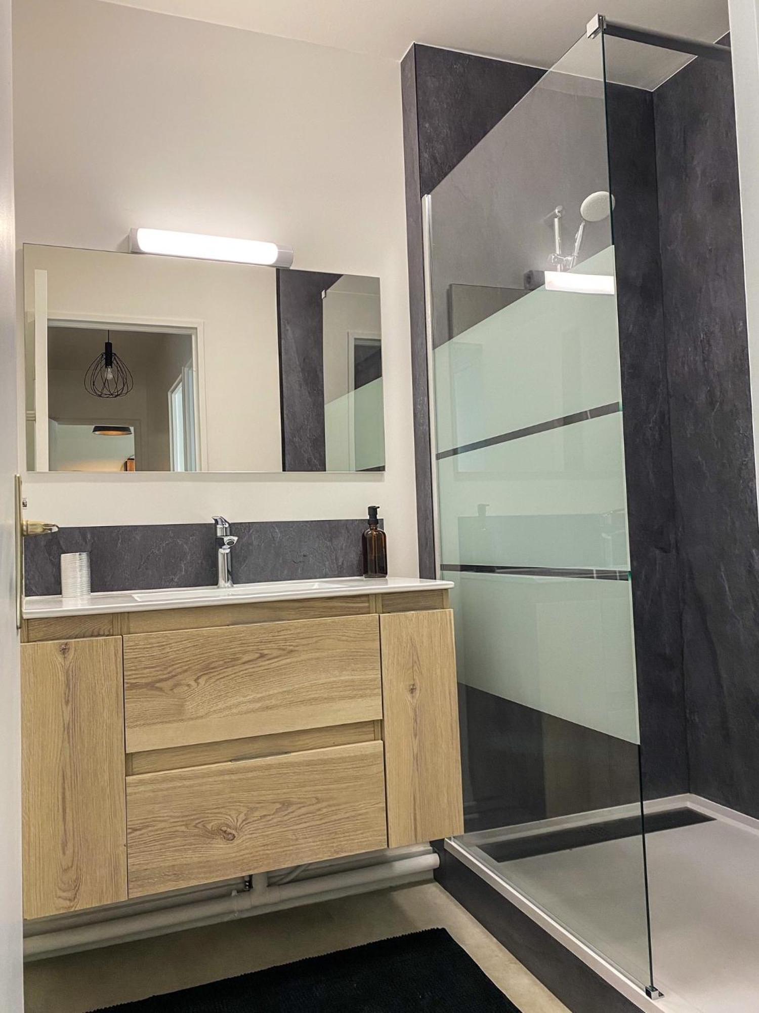 니오르 T3 Moderne Avec Balcon Terrasse Et Parking Gratuit 아파트 외부 사진