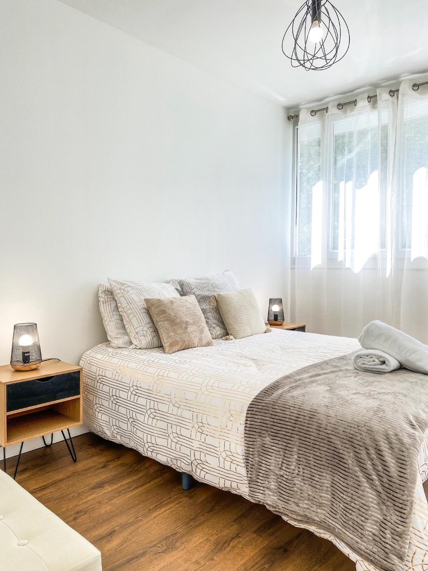 니오르 T3 Moderne Avec Balcon Terrasse Et Parking Gratuit 아파트 외부 사진